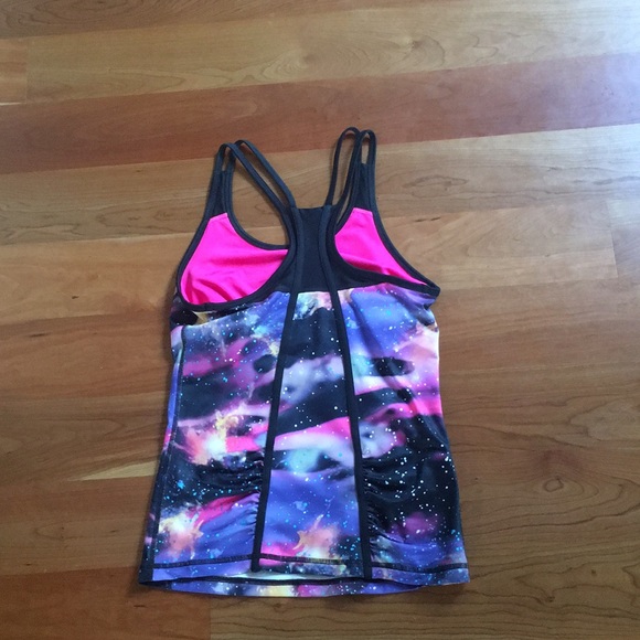 Work out top - Picture 2 of 2